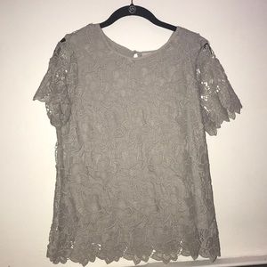 Gray flower lace t-shirt